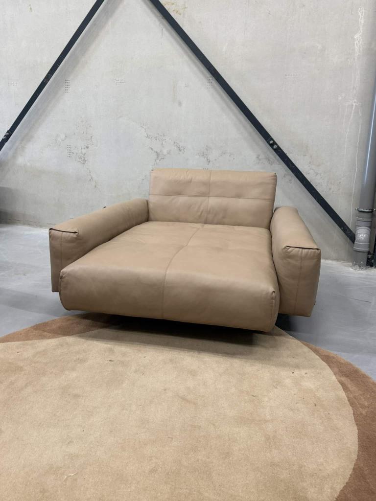 Nieuwstaat Rolf benz 50 Daybed beige Bruin leer Design bank, Leer, Ophalen of Verzenden, Rechte bank, Minder dan 150 cm