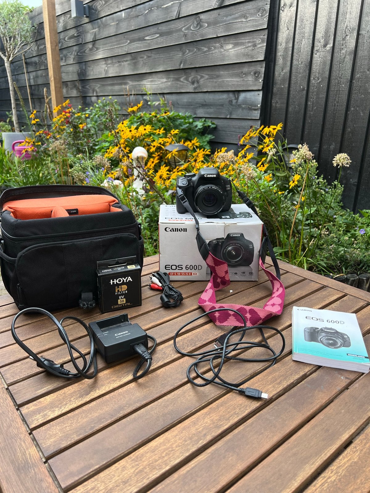 Canon EOS 600D Spiegelreflexcamera met 50mm lens, Spiegelreflex, Canon, Kantelbaar/draaibaar scherm, Ophalen of Verzenden