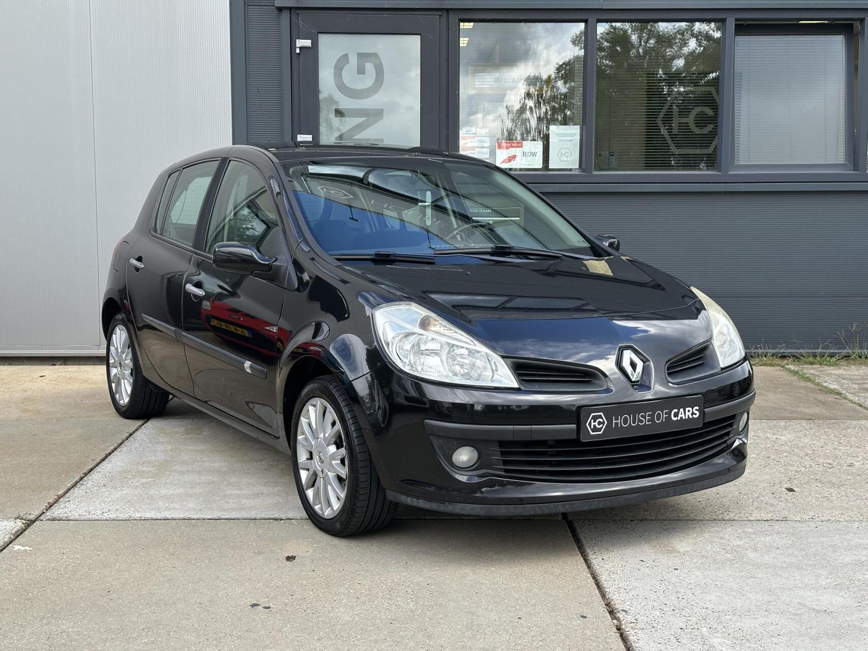 Renault Clio 1.2 16V Collection 5-Deurs Airco Cruise NAP, Voorwielaandrijving, Gebruikt, Zwart, 4 cilinders