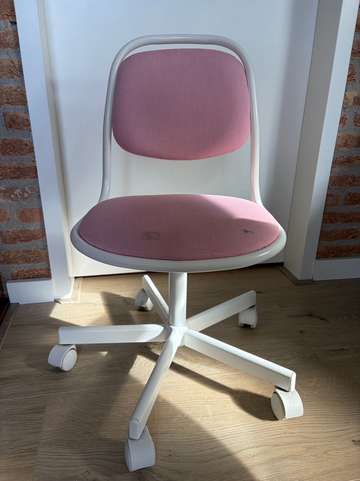 Roze kinderbureaustoel - IKEA ÖRFJÄLL, Ophalen, Gebruikt, Roze, Bureaustoel