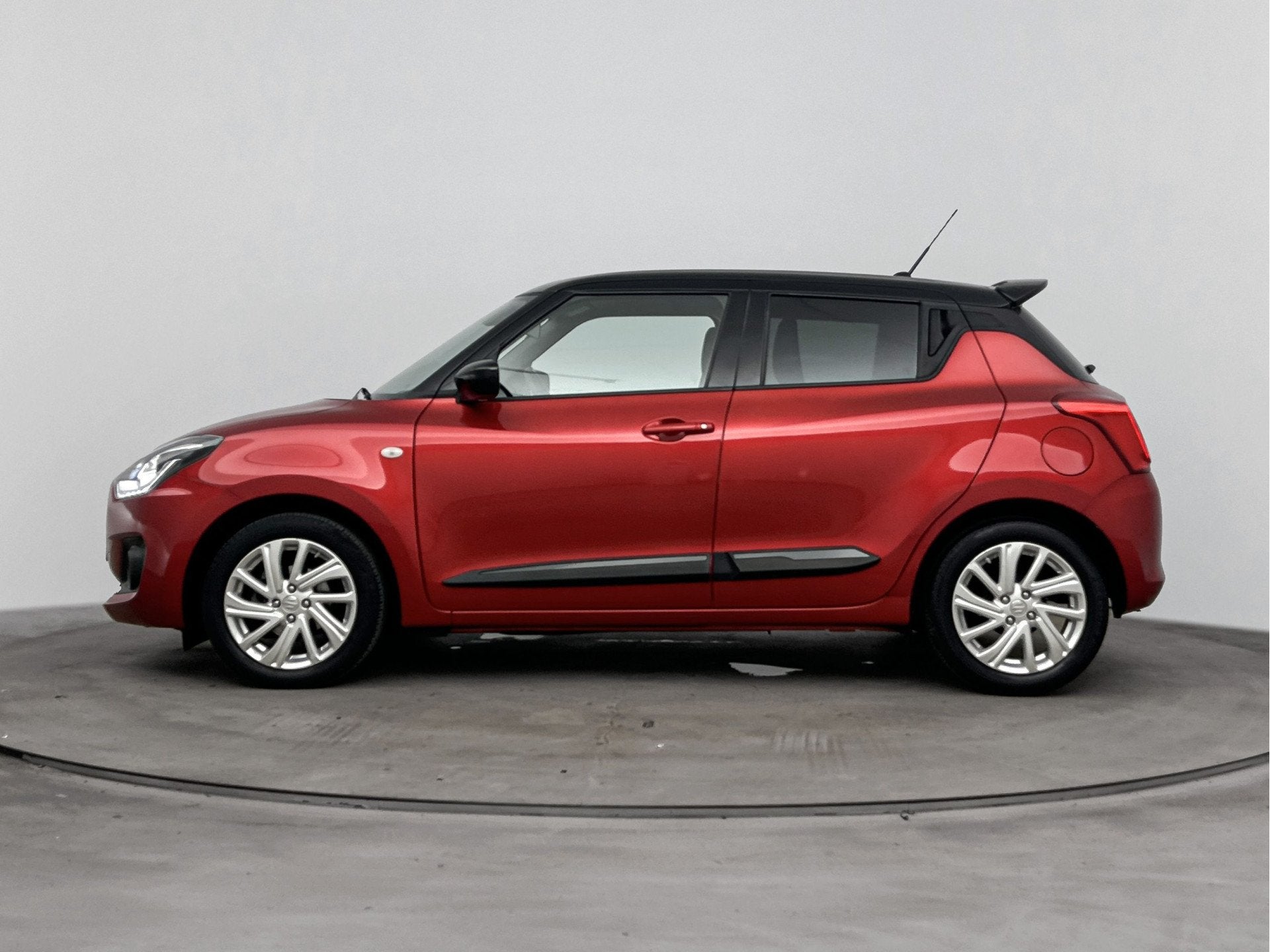 Suzuki Swift 1.2 Select Smart Hybrid | Parkeersensoren Achte, Auto's, Suzuki, Stof, Gebruikt, Euro 6, 4 cilinders