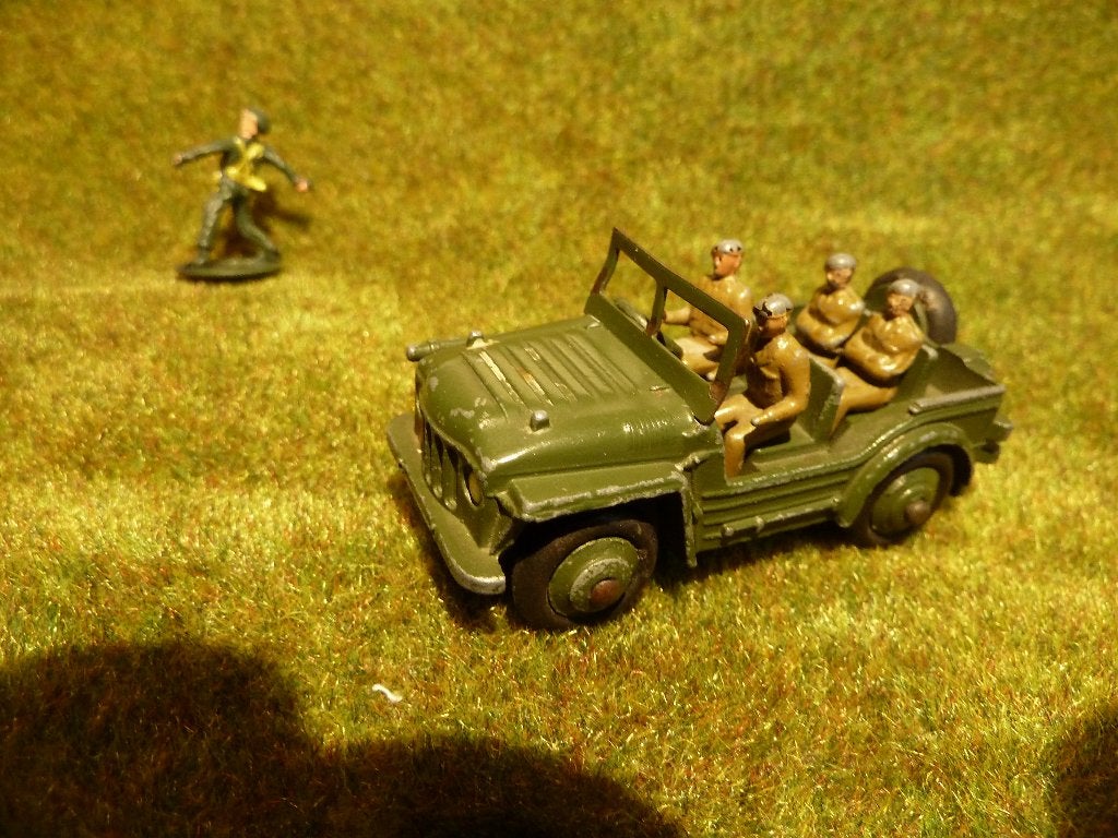 DINKY TOYS:  MILITAIR JEEP : AUSTIN CHAMP, Ophalen of Verzenden, Gebruikt, Auto, Dinky Toys