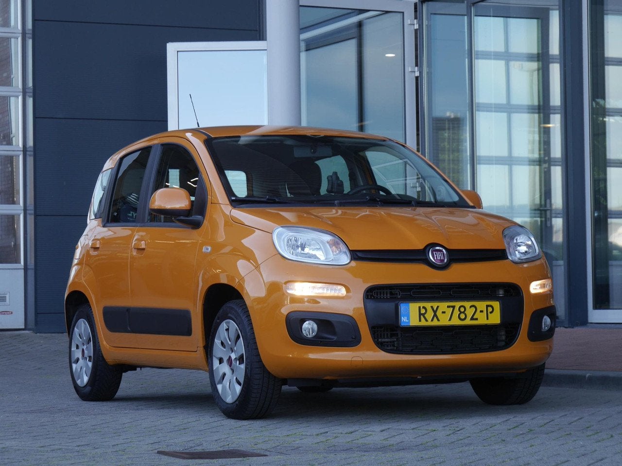 Fiat Panda 0.9 TwinAir Lounge | Mistlampen | Airco | Bluetoo, Auto's, Fiat, Voorwielaandrijving, Gebruikt, 31 €/maand, Bedrijf