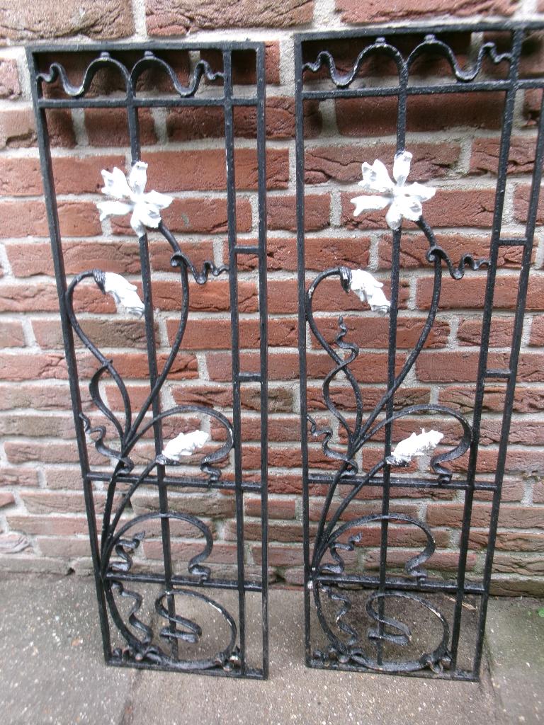 Twee prachtige antieke jaren 30 Franse gietijzeren deurroost, Antiek en Kunst, Ophalen of Verzenden