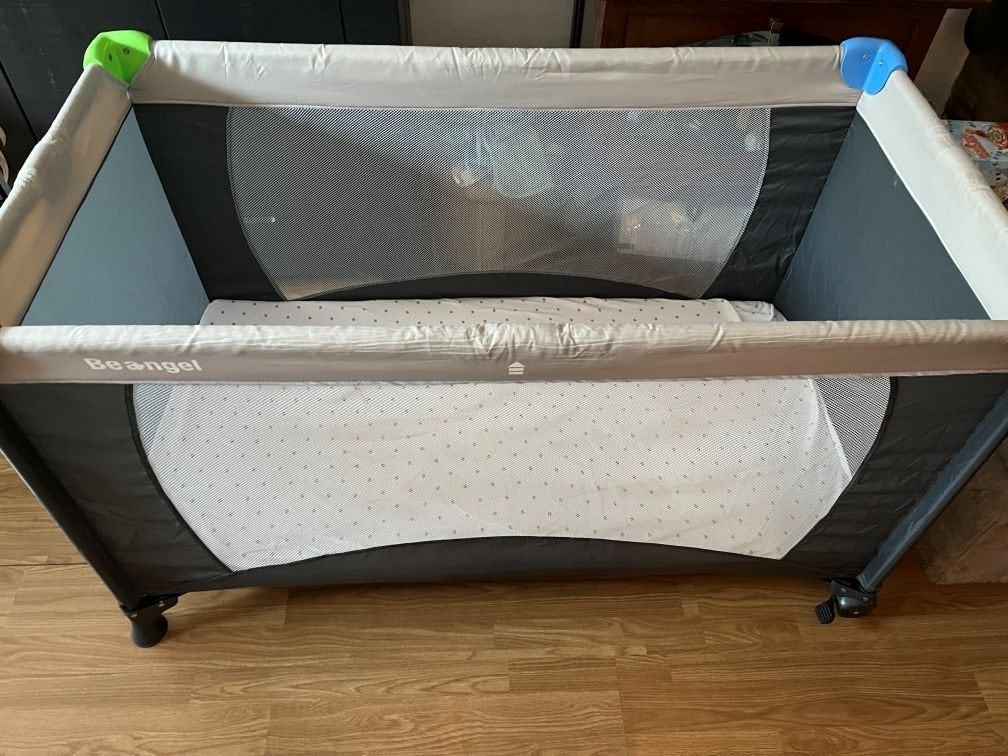 Campingbedje met matrasje, Ophalen, Gebruikt, Reisbedje