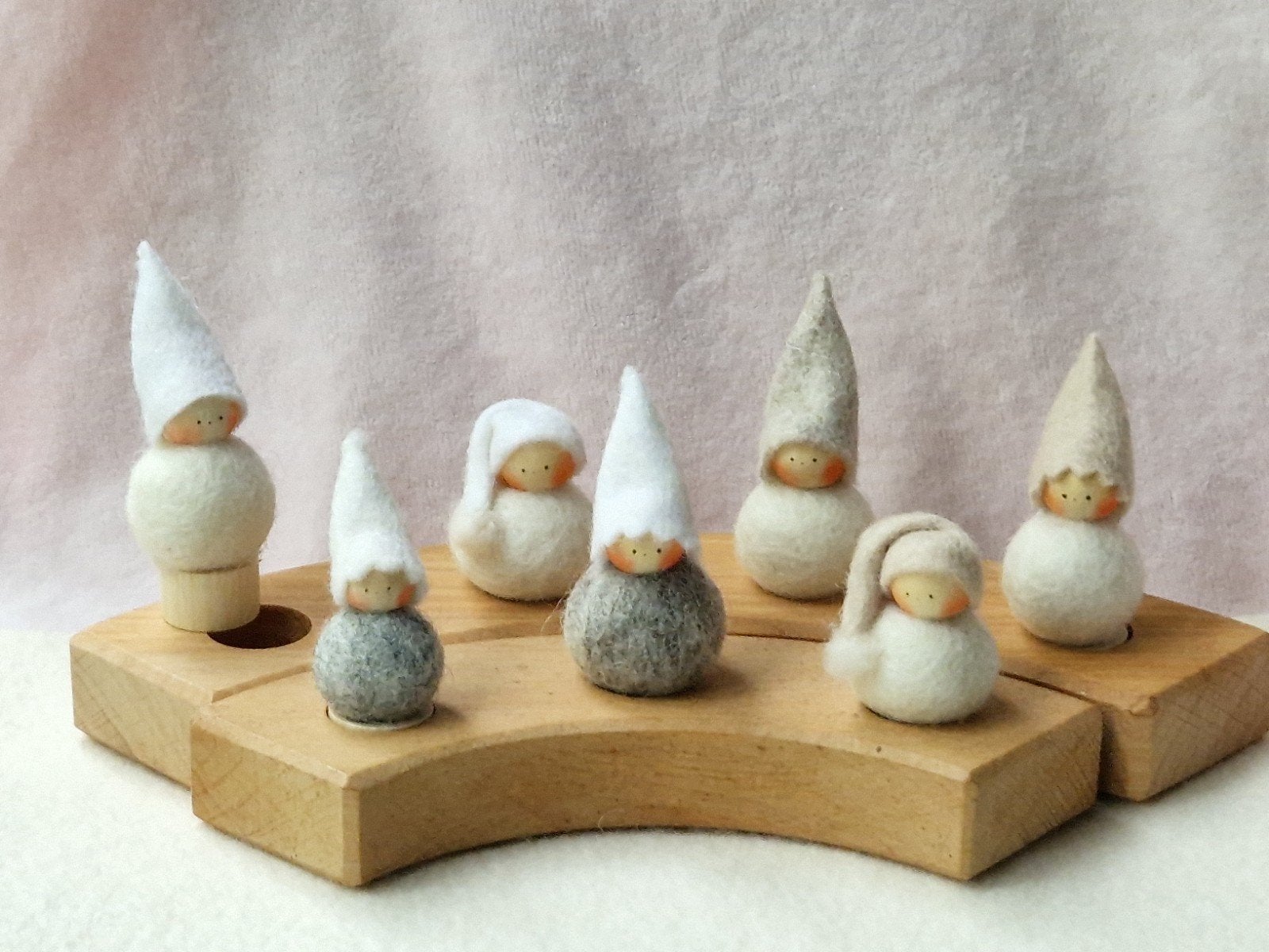 Vrije School winter Seizoenstafel jaarring steker kabouter, Verzenden, Nieuw, Figuurtje(s), Wolvilt
