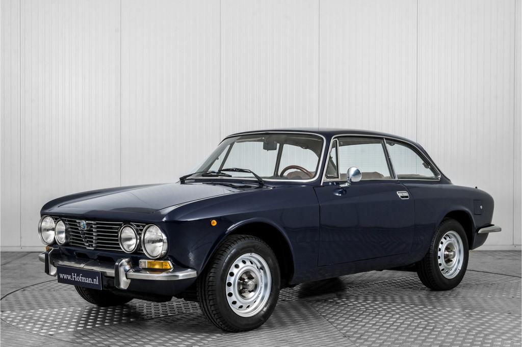 Alfa Romeo GT 1300 Junior only 2 owners (bj 1976), Auto's, Alfa Romeo, Achterwielaandrijving, Gebruikt, 4 cilinders, Blauw