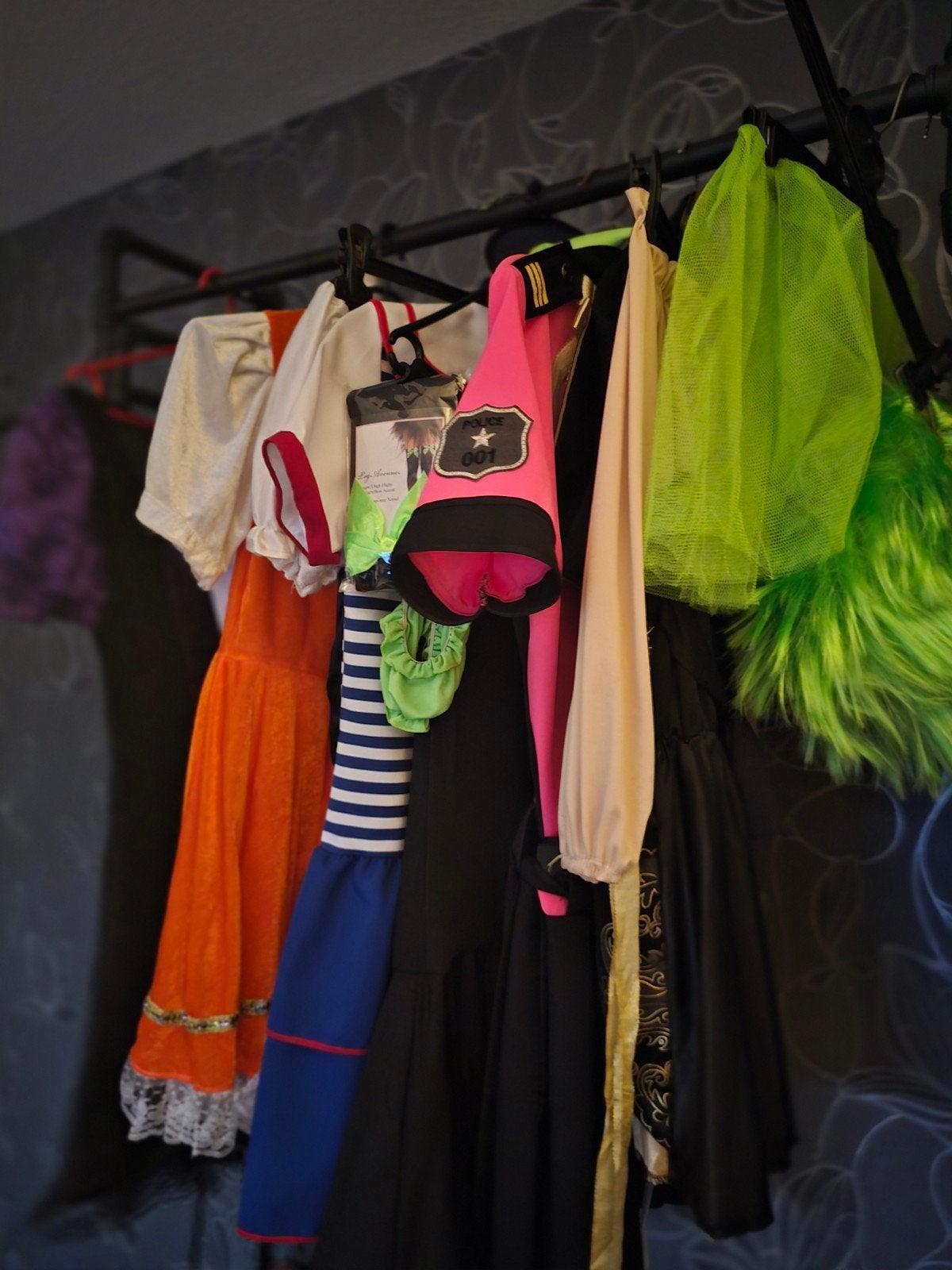 Carnaval dames outfitjes 10 verschillende, Carnaval, Ophalen of Verzenden, Zo goed als nieuw, Kleding