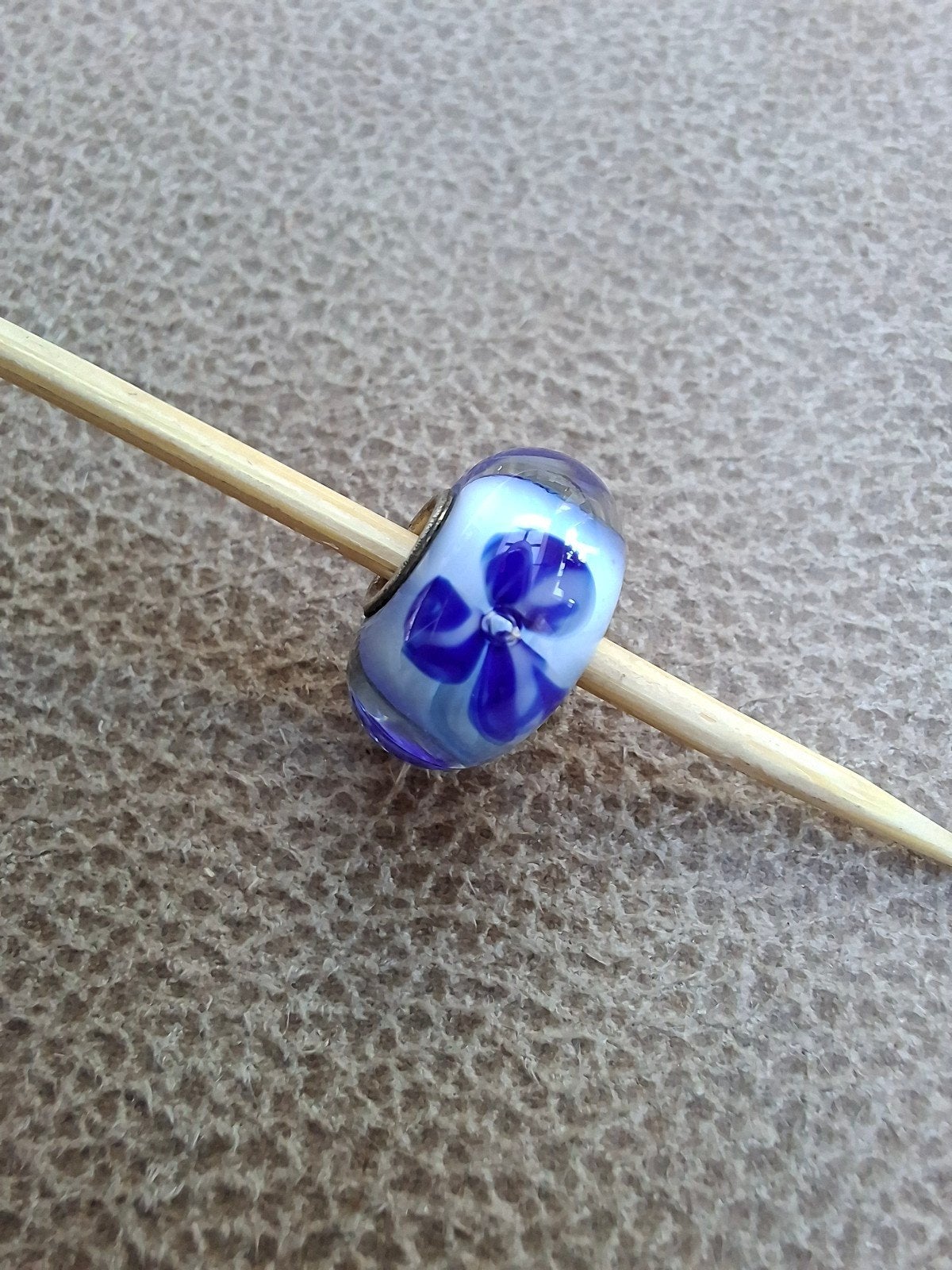 Trollbeads lichtblauwe bloem, Glas of Kristal, Ophalen of Verzenden, Zo goed als nieuw, Trollbeads