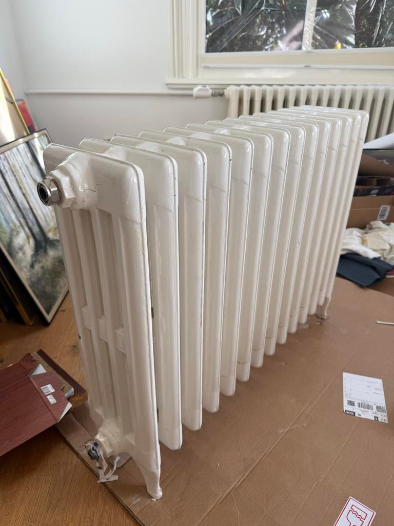 Antieke gietijzeren radiator - gratis af te halen, Doe-het-zelf en Verbouw, Verwarming en Radiatoren, Ophalen, 30 tot 80 cm, Gebruikt