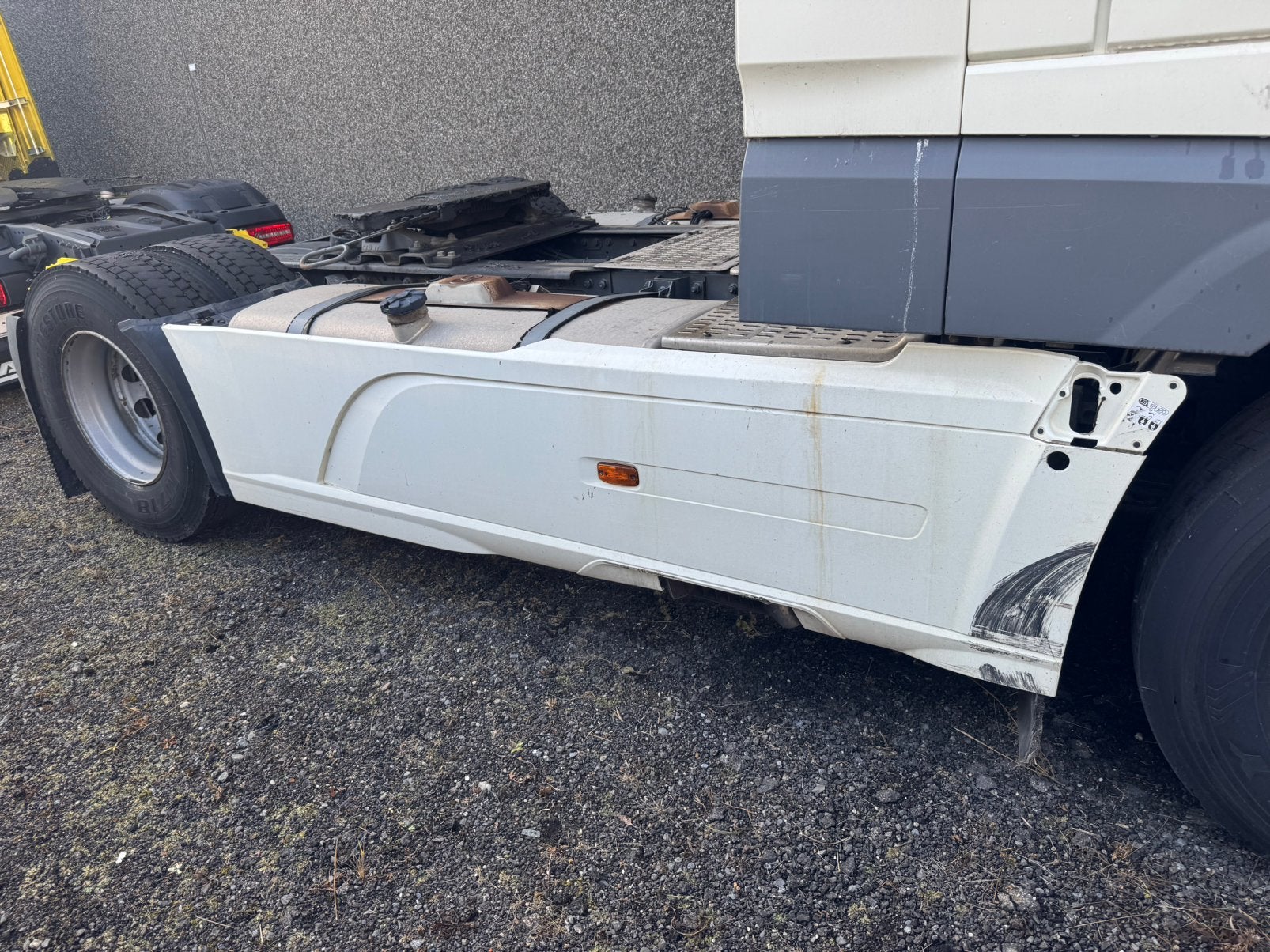 Daf xf 106 zijskirts perfect, Ophalen, Gebruikt, DAF, Carrosserie en Plaatwerk