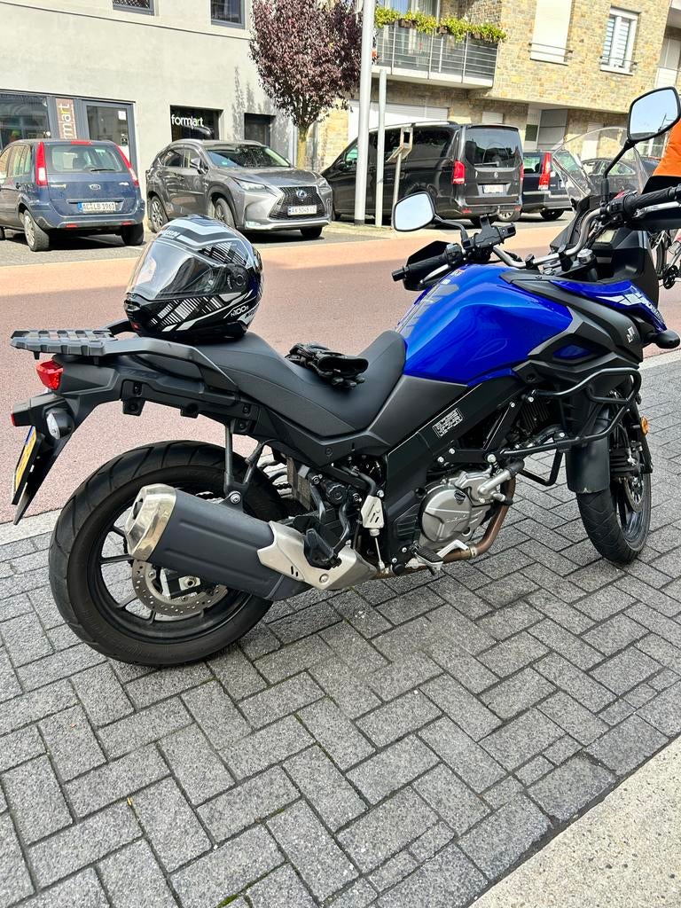 Suzuki V-Strom 650 uit 2022 - 5500 km, 2 cilinders, Gebruikt, Particulier, Meer dan 35 kW