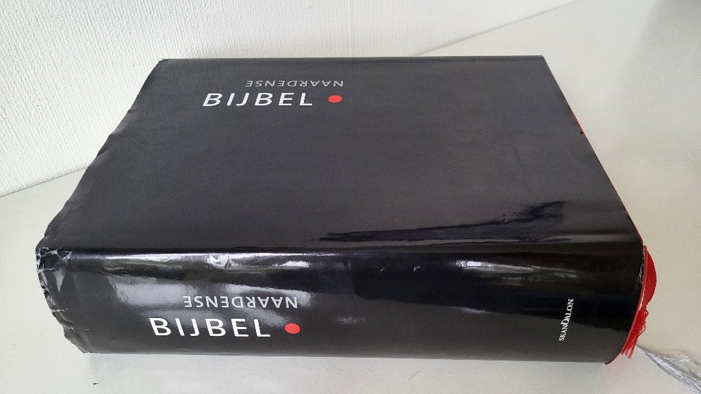 Naardense Bijbel, Boeken, Godsdienst en Theologie, Ophalen of Verzenden, Zo goed als nieuw