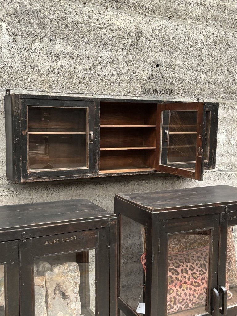 Beeldschoon hangkastje vitrine, Antiek, Met deur(en), 150 tot 200 cm, Overige houtsoorten