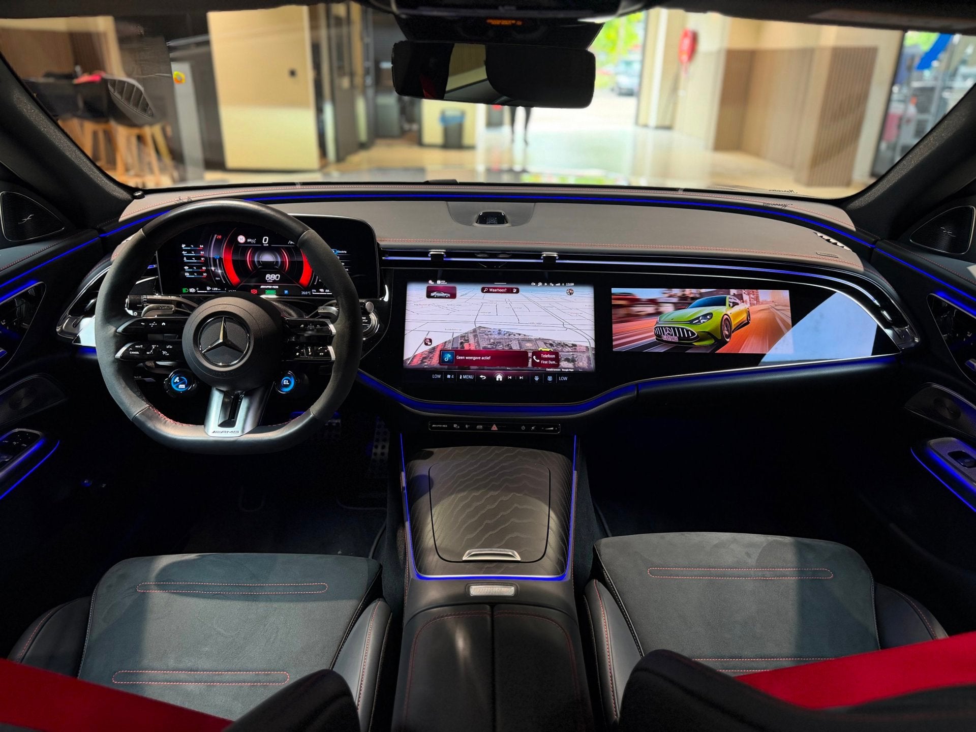 Mercedes-Benz E-klasse AMG 53 4MATIC+ Night Edition|Pano|Ach, Auto's, Gebruikt, Leder en Stof, 21 kWh, Plug-in hybride