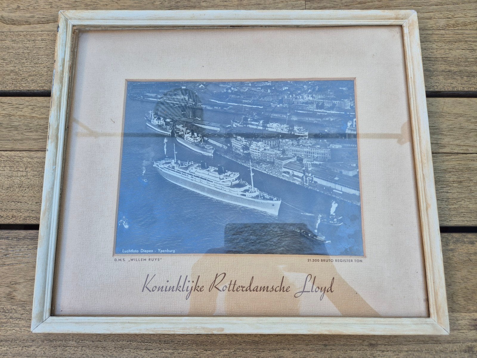 Zwart wit foto van schil Willem Ruys van Rotterdamsche Lloyd, Ophalen