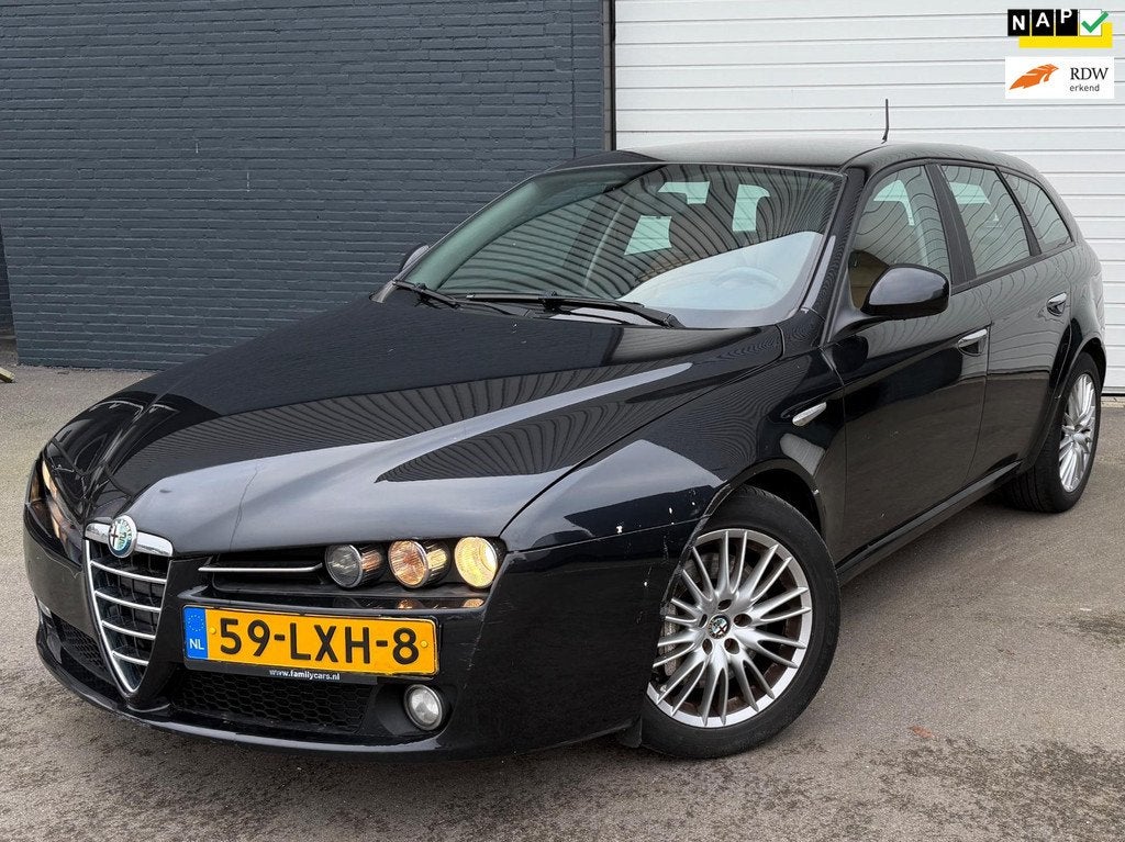 Alfa Romeo 159 Sportwagon 1.7 T Progression LEDER/CRUISE/CLI, Auto's, Alfa Romeo, Voorwielaandrijving, Euro 5, Gebruikt, Zwart