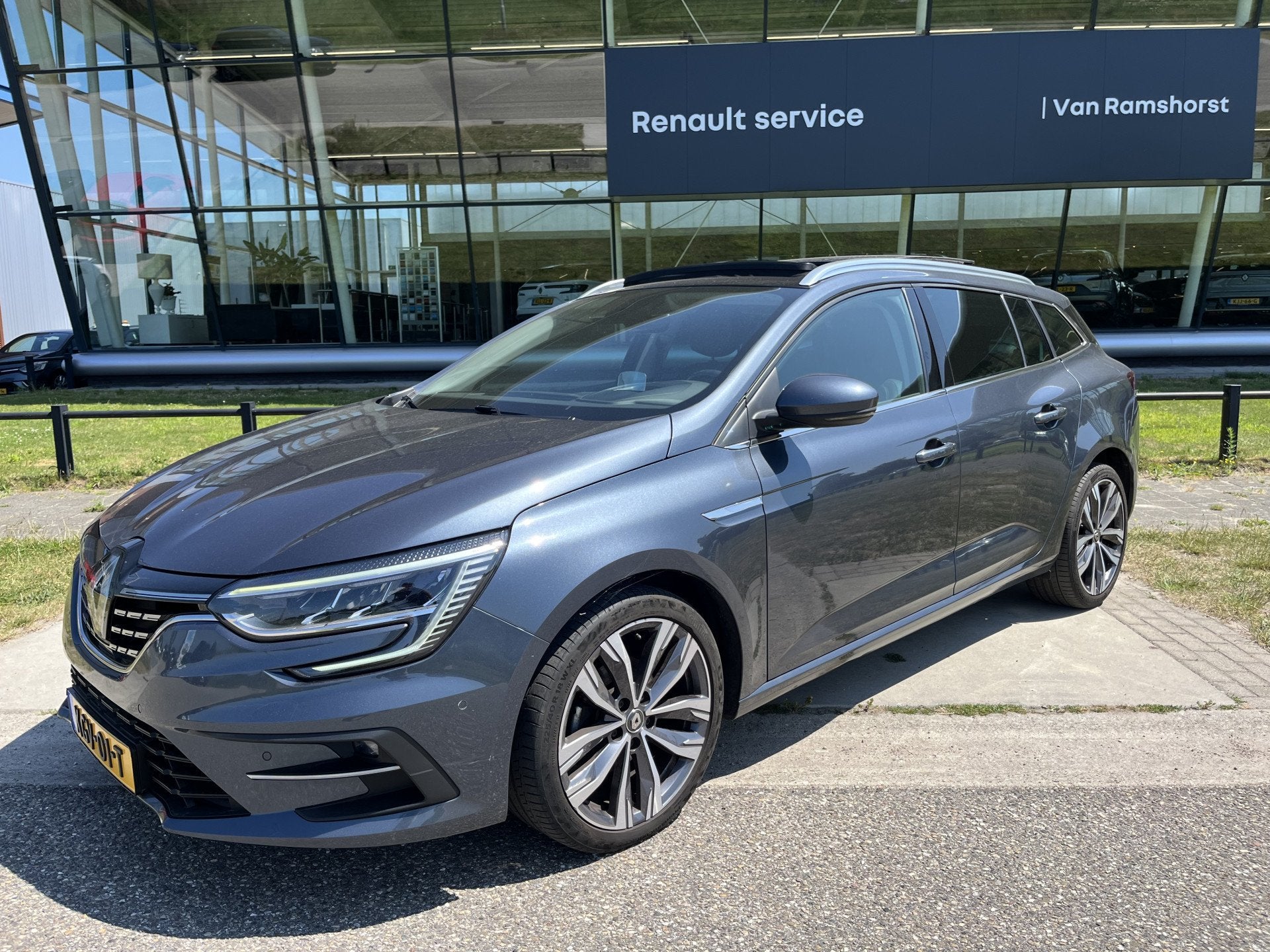 Renault Mégane Estate 1.3 TCe Intens 140PK / Automaat / Cam, 12 maanden, Gebruikt, 4 cilinders, 1283 kg
