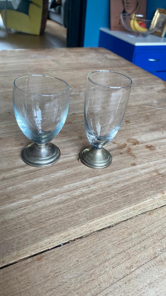 Port glas 2x op zilveren voet, Antiek en Kunst, Antiek | Glas en Kristal, Ophalen