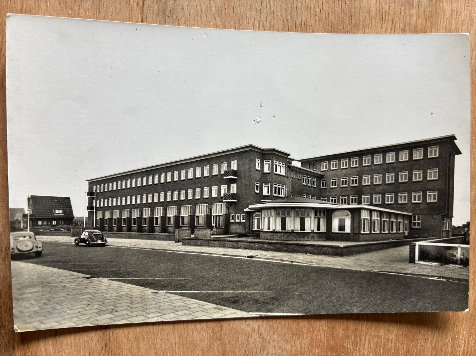 Oude ansichtkaart Troelstra Oord, Egmond aan Zee Voorzijde, Ophalen of Verzenden, 1940 tot 1960, Ongelopen, Noord-Holland