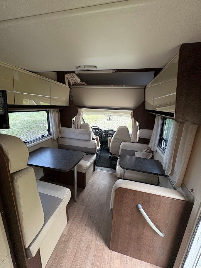 Ruime gezinscamper, 7 persoons, XGO Dynamic 39, Alkoof, Ringverwarming, Treinzit, Particulier