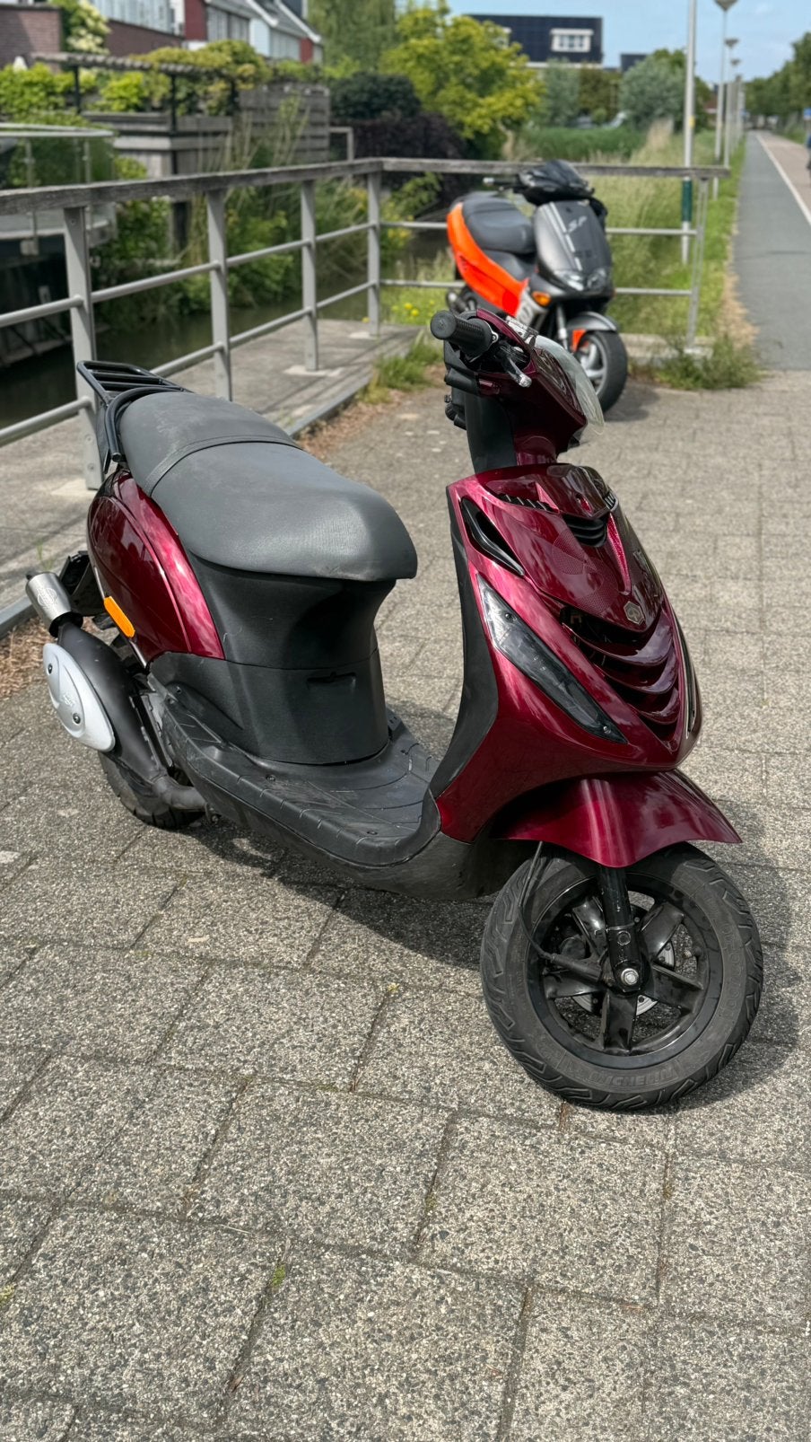 Piaggio Zip 2 takt snelle 70cc lage Km stand, Ophalen, Tweetakt, Zo goed als nieuw, 70 cc