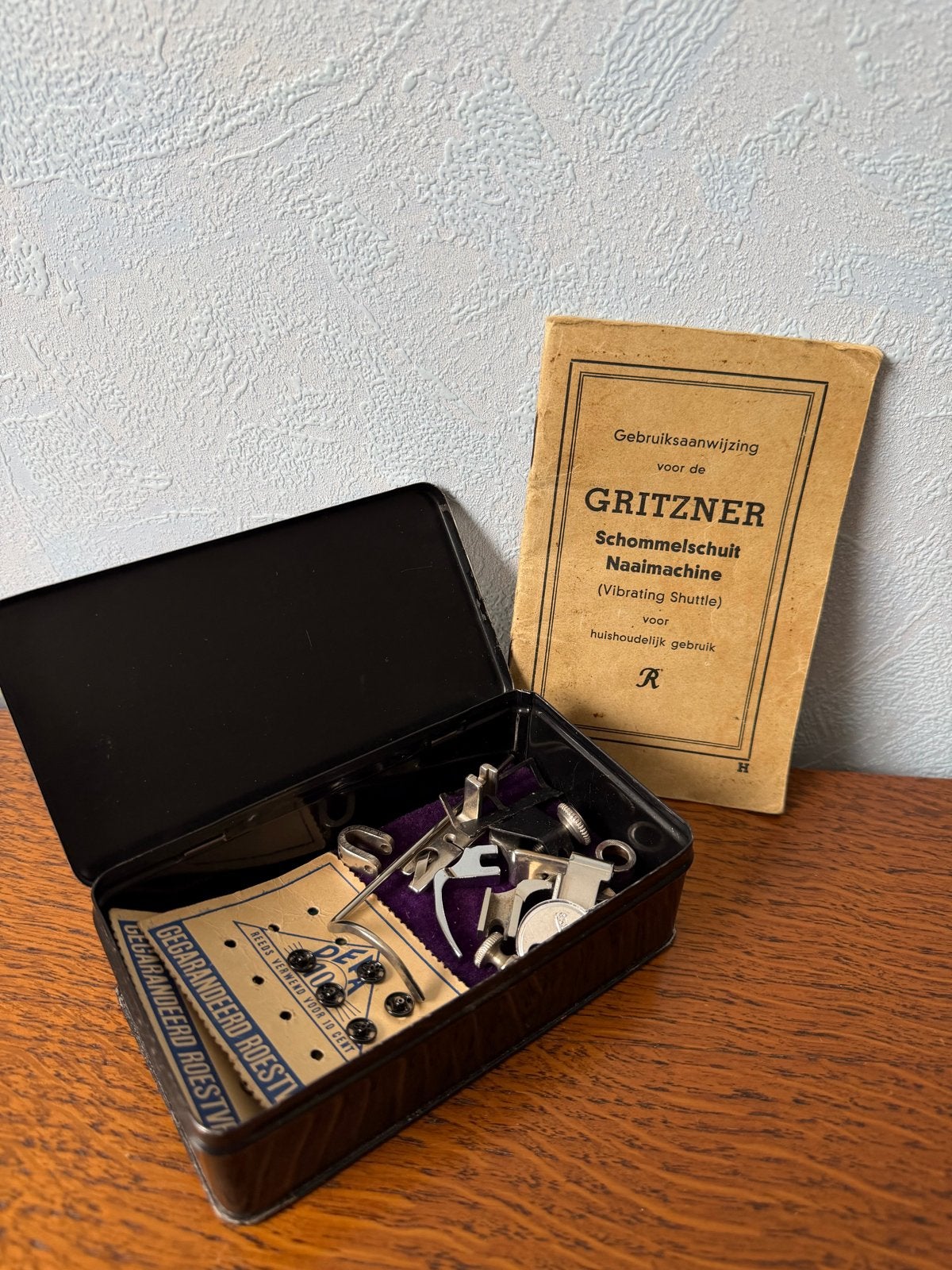 Gritzner Naaimachine Toebehoren met Gebruiksaanwijzing, Hobby en Vrije tijd, Ophalen of Verzenden, Gebruikt, Toebehoren, Overige merken