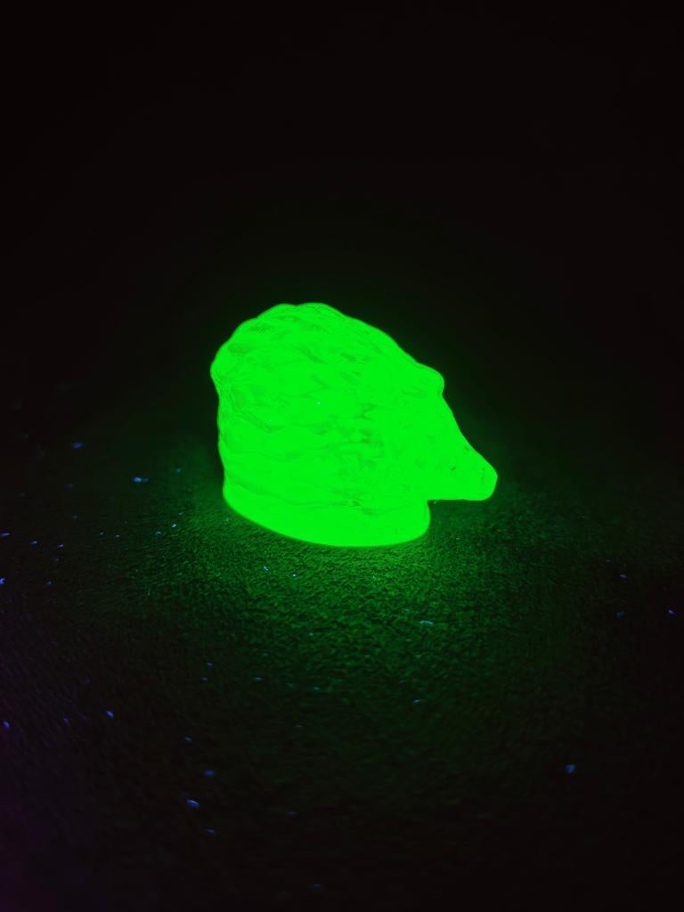 Uranium glas egeltje, Verzenden