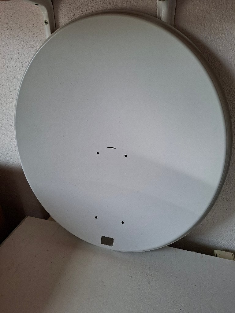SATELLIET SCHOTELANTENNE MET VEEL ONDERDELEN, Audio, Tv en Foto, Ophalen of Verzenden, Gebruikt, (Schotel)antenne-accessoires