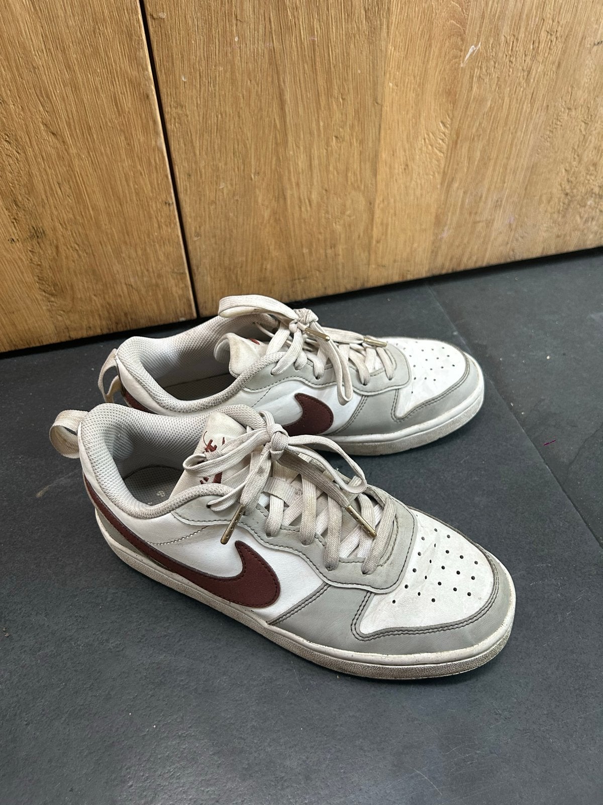 Nike Court Borough Low 2 Sneakers - Maat 38.5, Kleding | Dames, Schoenen, Ophalen of Verzenden, Gedragen, Wit, Sneakers of Gympen