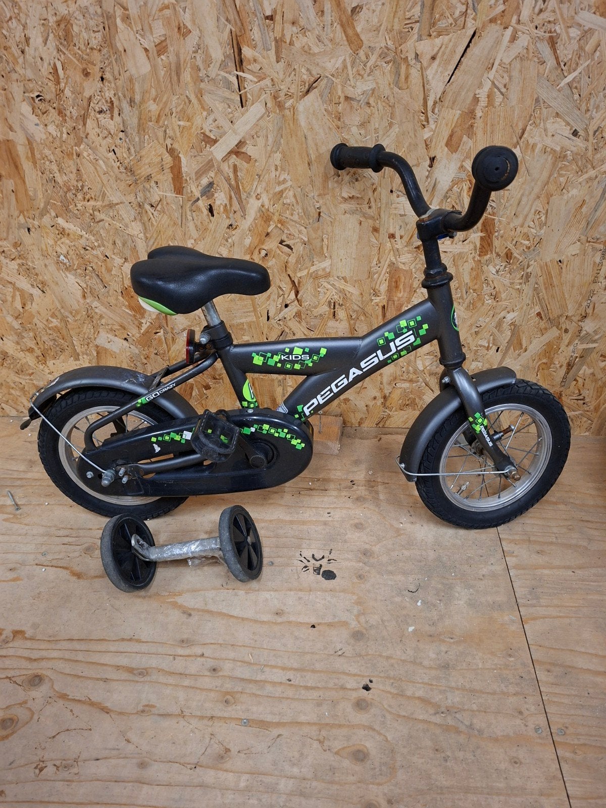 Pegasus Kids fietsje met zijwieltjes - 12 inch - Nette staat, Ophalen, Zo goed als nieuw, Minder dan 16 inch, Zijwieltjes