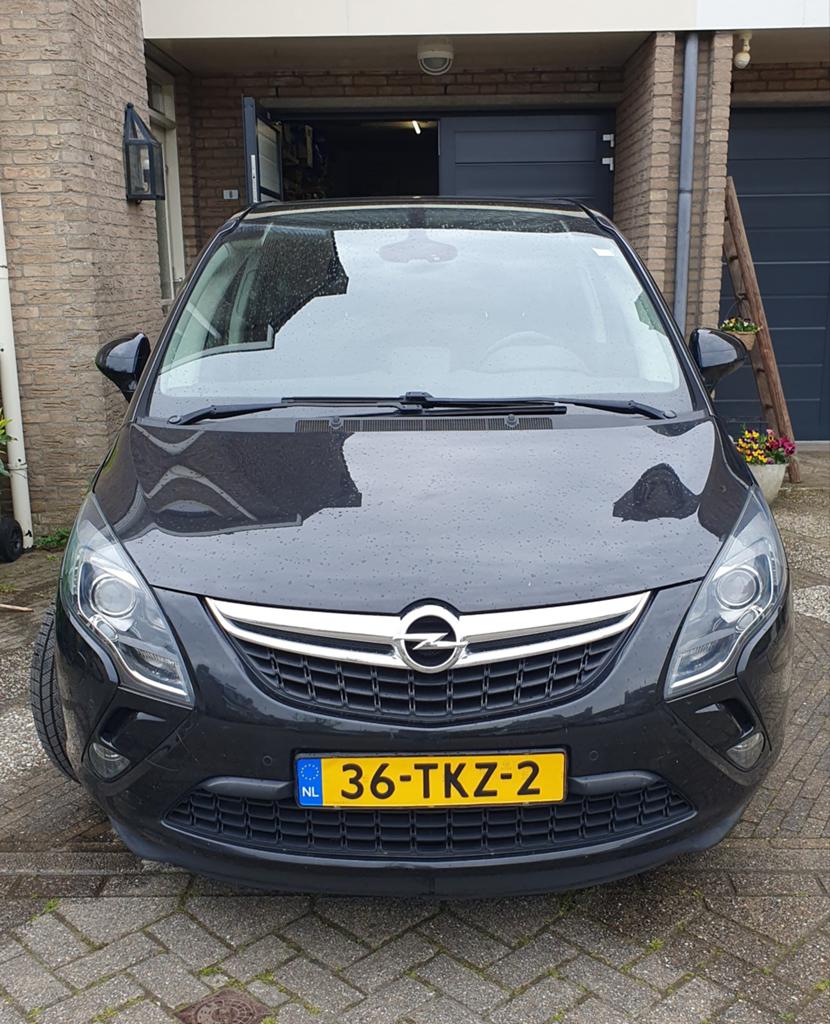 Opel Zafira Tourer 1.4 | 2012 | trekhaak panoramadak | zwart, Auto's, Opel, Stof, 1250 kg, Zwart, 7 stoelen
