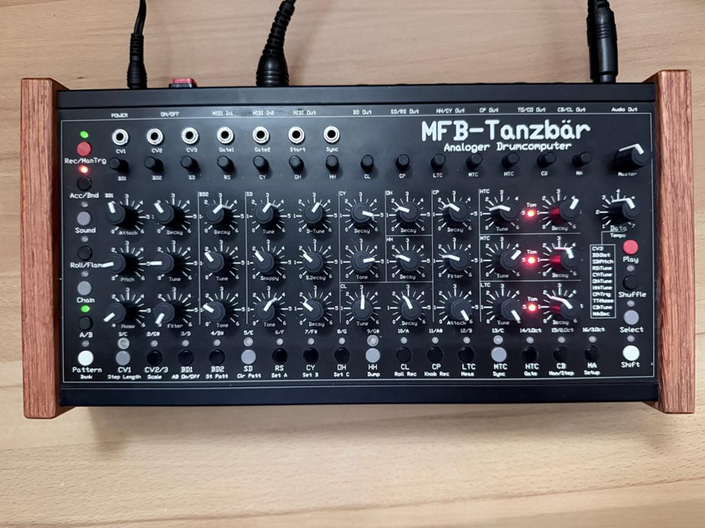 MFB-Tanzbär Analog Drummachine, Muziek en Instrumenten, Overige aantallen, Zo goed als nieuw, Met midi-aansluiting, Ophalen