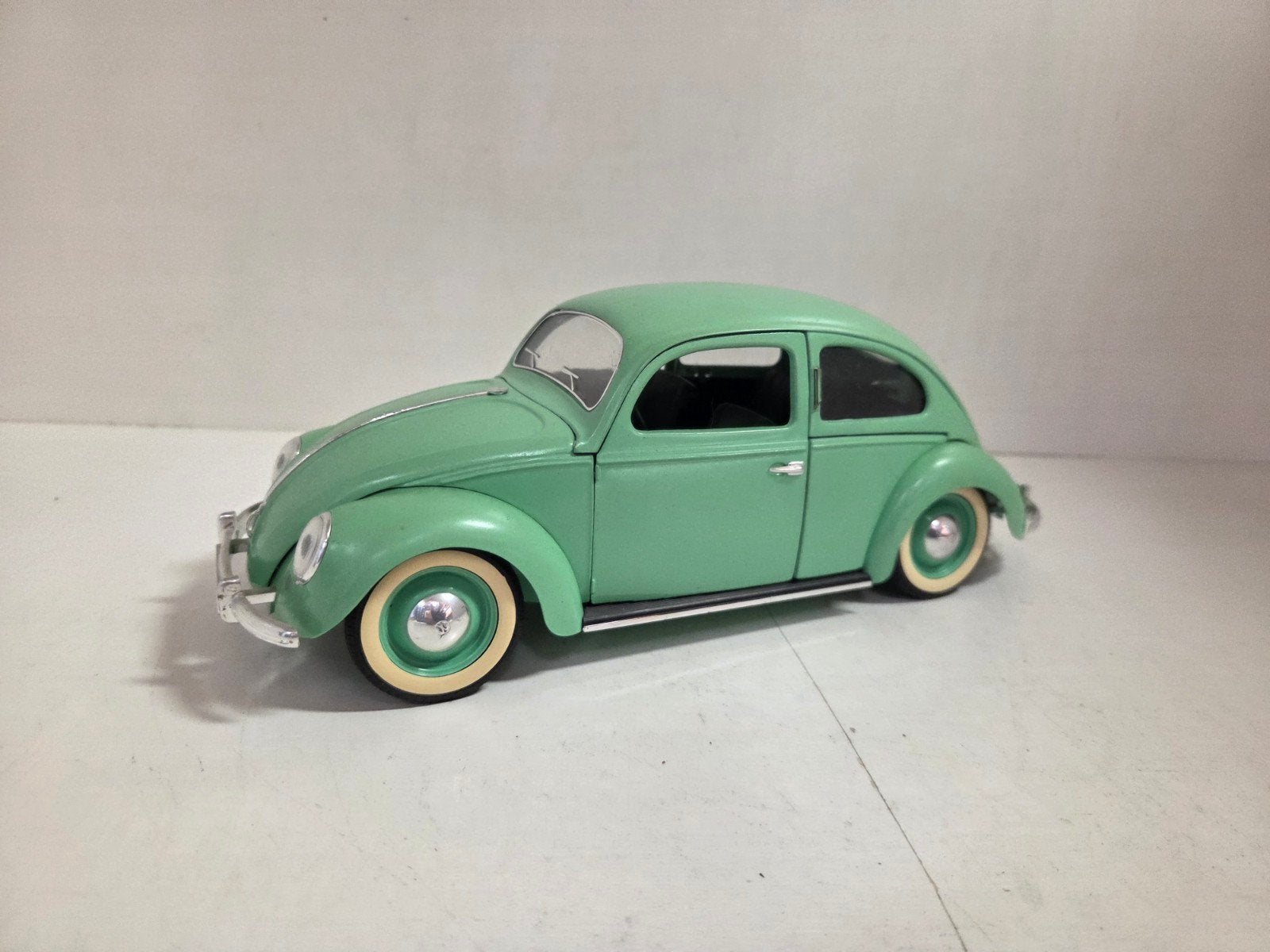 Solido Volkswagen Kever 1:18, Ophalen of Verzenden, Zo goed als nieuw, ., .
