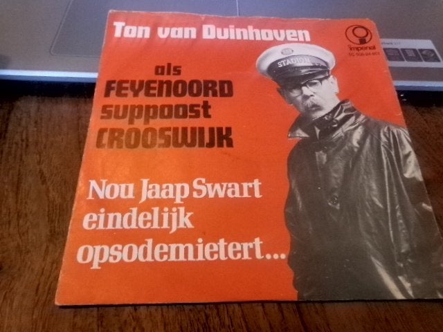 Ton van Duinhoven - Als Feyenoord suppoost Crooswijk, Ophalen of Verzenden, Gebruikt, Nederlandstalig