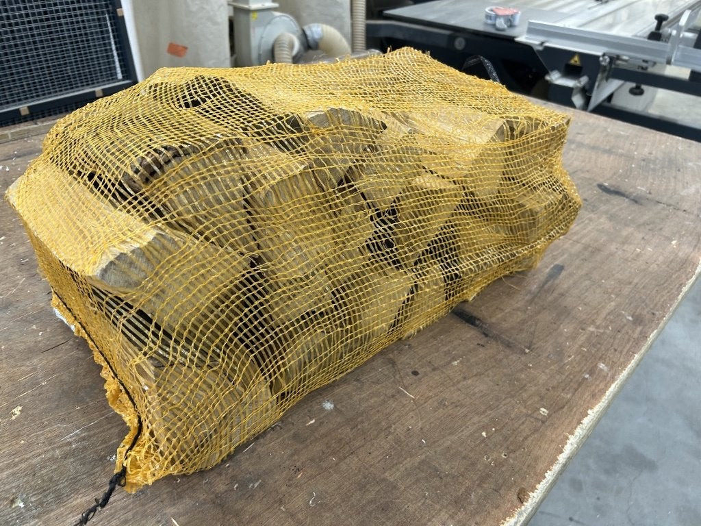 Beuken haardhout Netzak 40L 18KG Droog Openhaardhout, 3 tot 6 m³, Ophalen, Beukenhout, Blokken