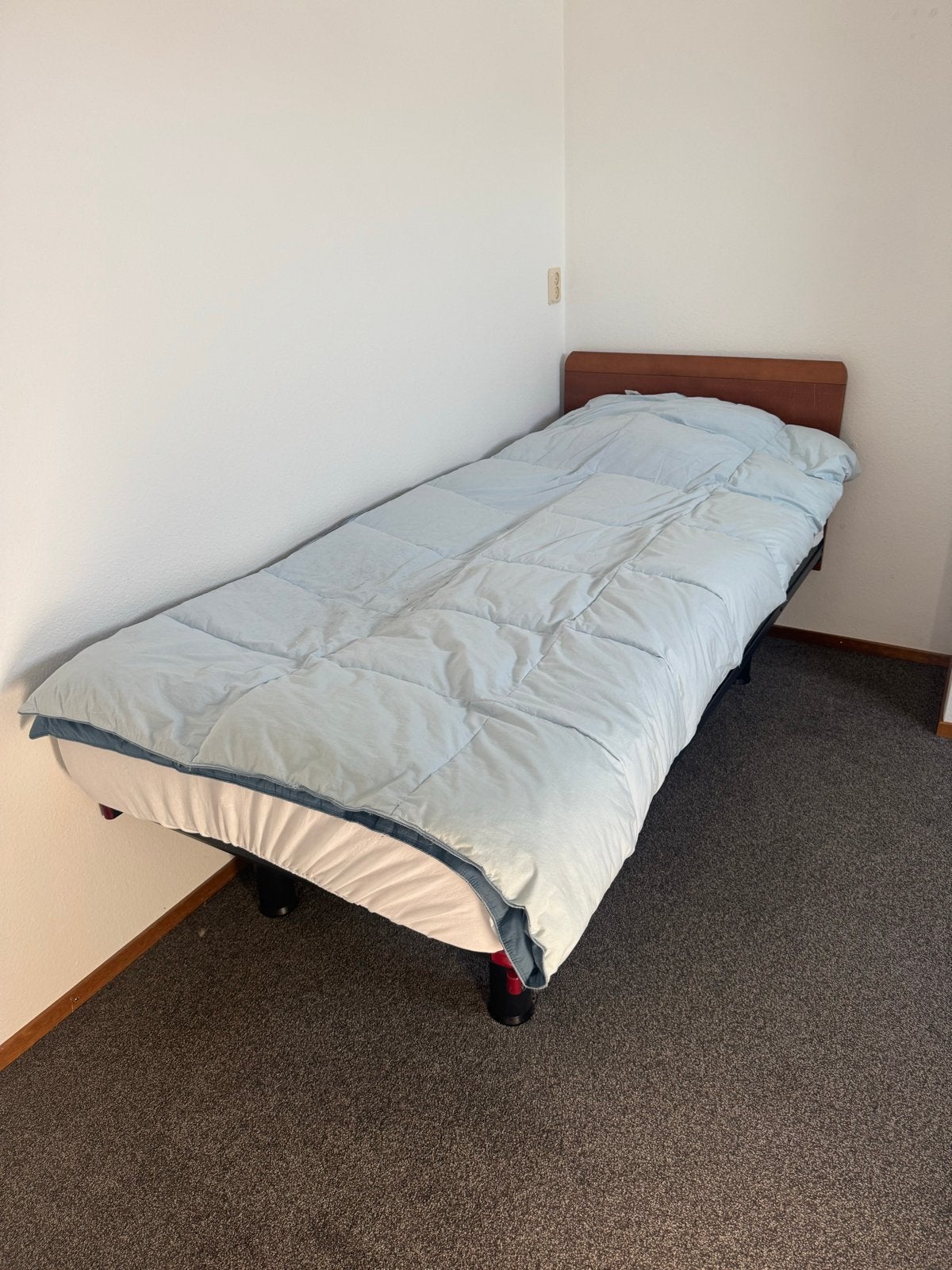 Verstelbaar eenpersoonsbed 90x200 inclusief matras, Huis en Inrichting, Slaapkamer | Bedden, Ophalen, 90 cm, Eenpersoons, Wit
