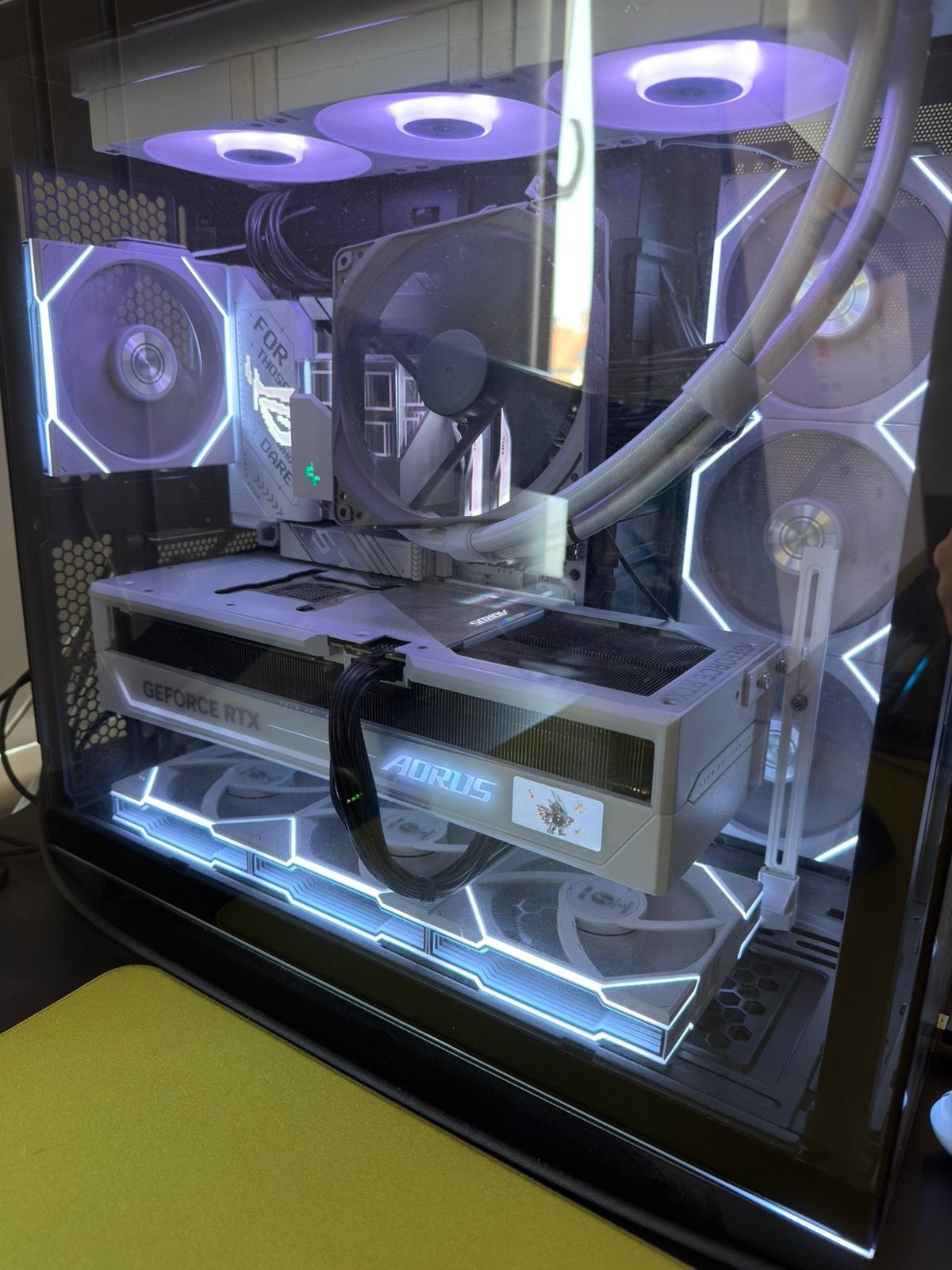Gigabyte GeForce RTX 5090 Aorus Master Ice 32GB, Ophalen of Verzenden, Zo goed als nieuw, Overige soorten