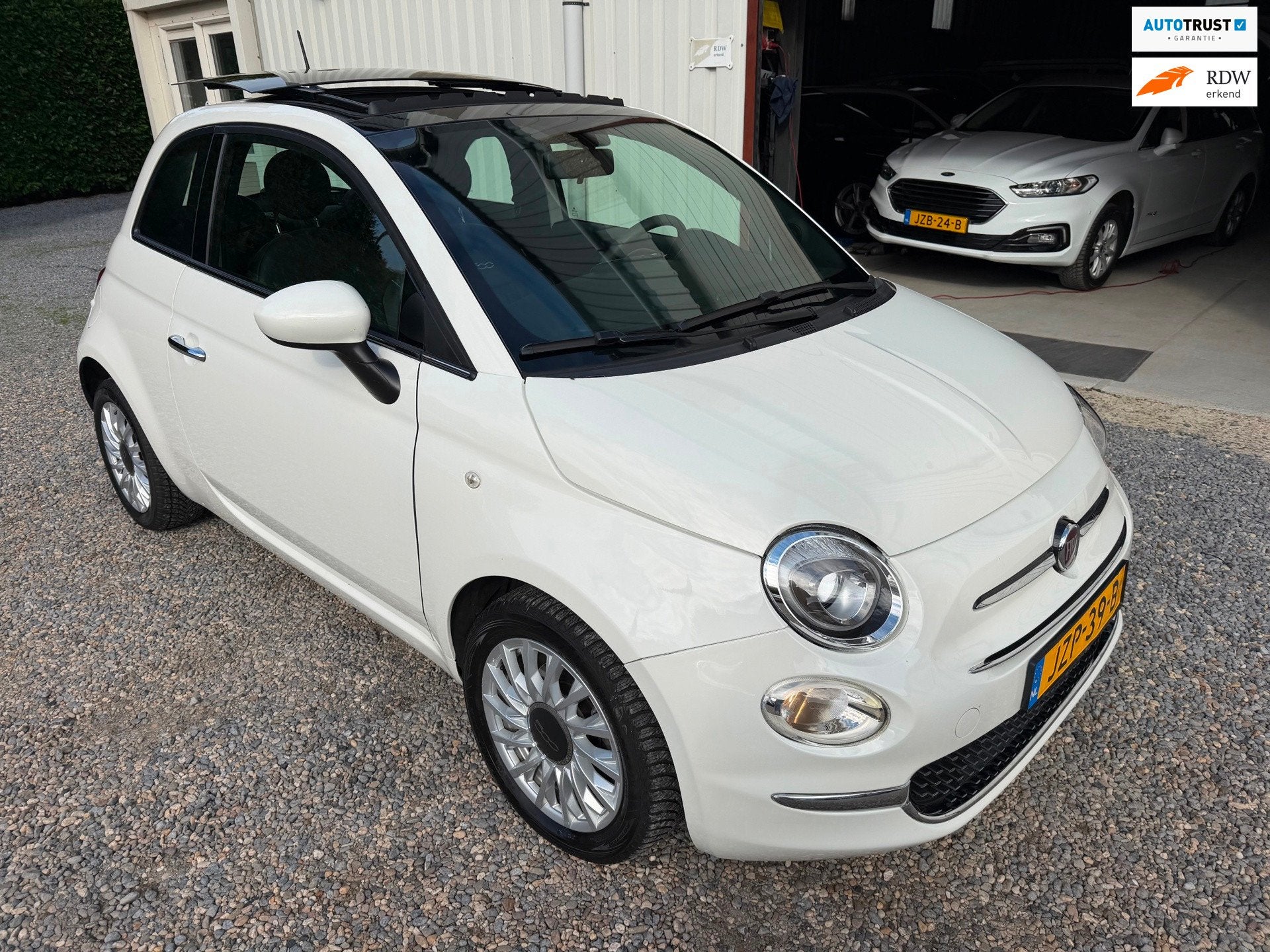 Fiat 500 1.0 Hybrid Dolcevita PANORAMADAK.LEER.NEW-APK!, Auto's, Voorwielaandrijving, Gebruikt, 4 stoelen, Automatische klimaatregeling