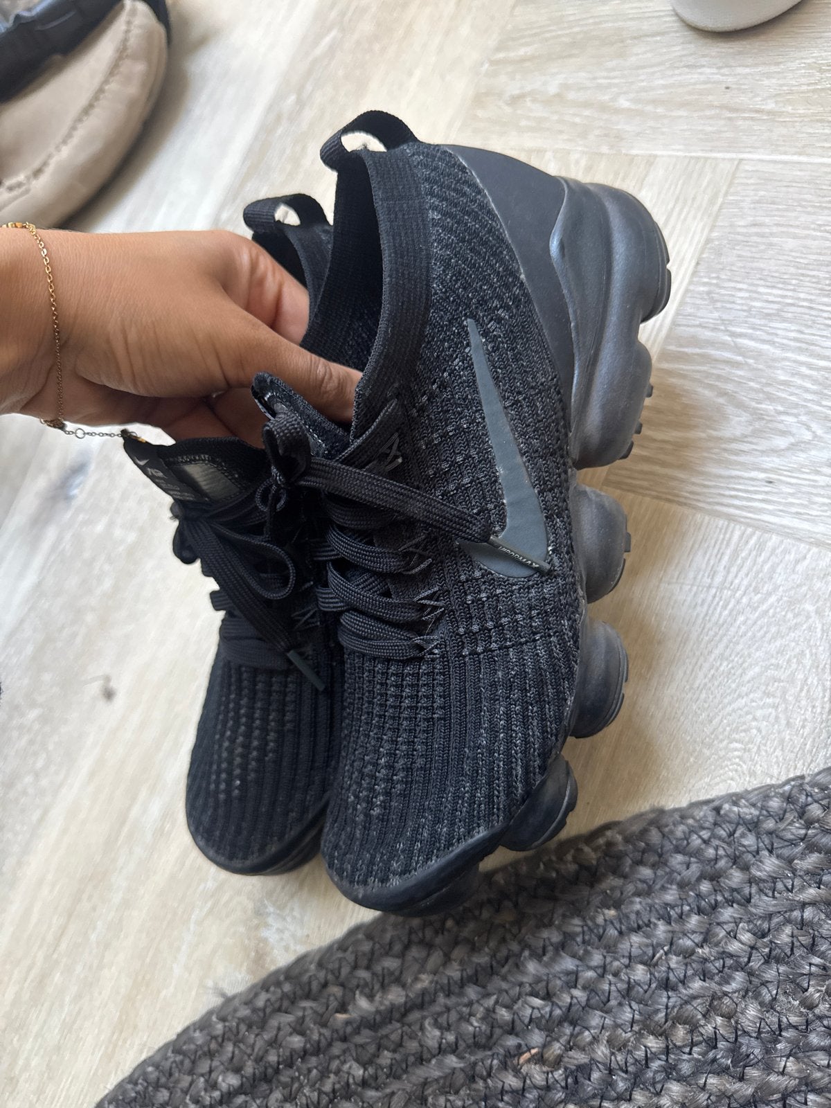 Nike Vapormax zwart maat 39, Ophalen of Verzenden, Zo goed als nieuw, Zwart