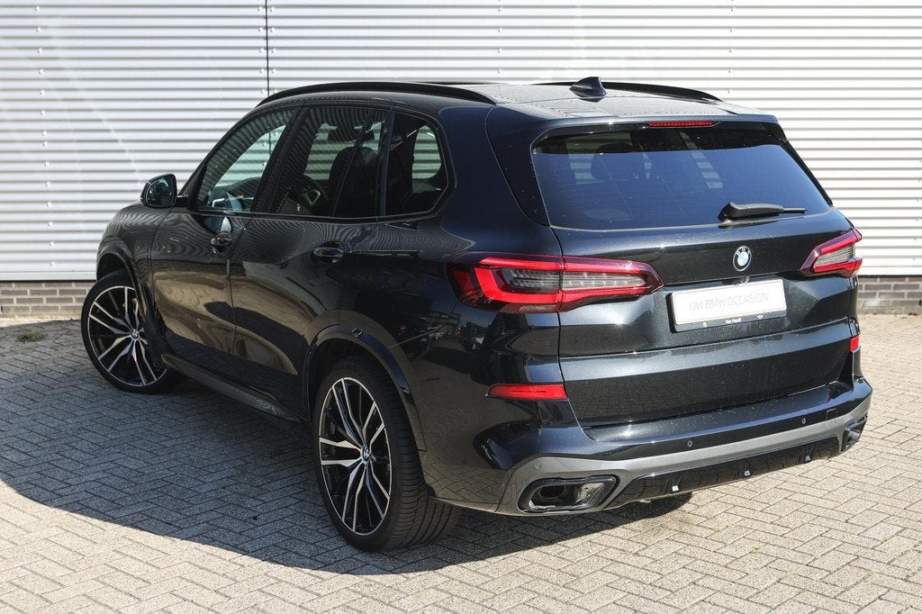 BMW X5 xDrive45e High Executive M Sport Automaat / Panoramad, Auto's, BMW, 12 maanden, Gebruikt, 394 pk, Zwart