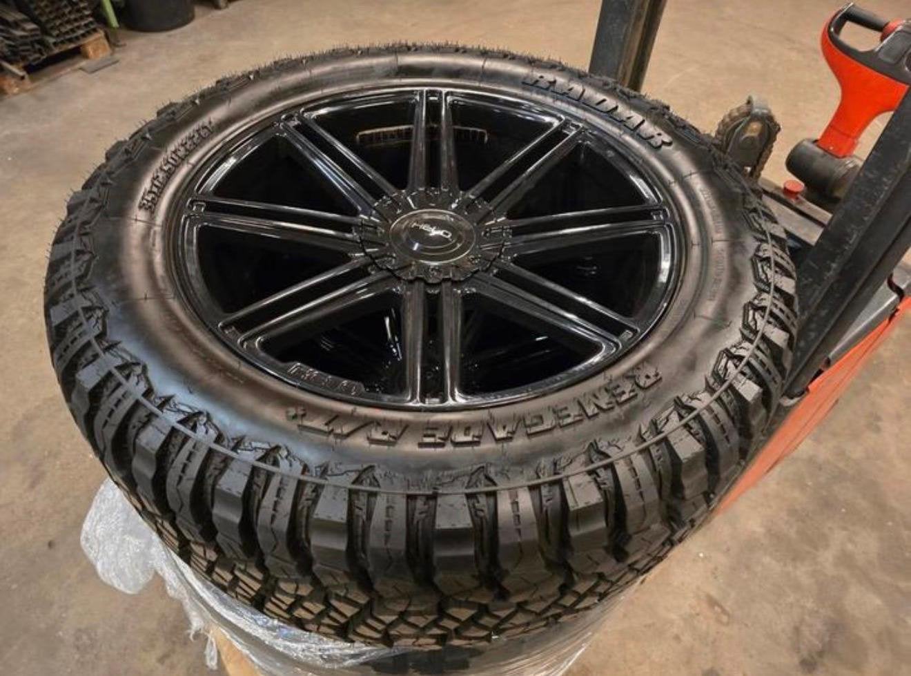 Ford F150 velgen + offroad banden set – zo goed als nieuw!, Ophalen, Zo goed als nieuw
