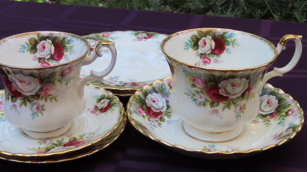 Royal Albert - Celebration - kopjes/schotels - gebaksbordje, Ophalen of Verzenden, Zo goed als nieuw, Porselein, Kop en/of schotel