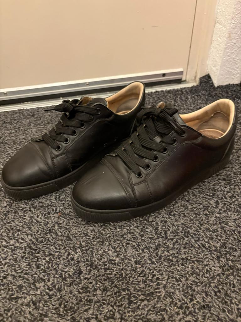 Christian Louboutin sneakers maat 38 (valt als 39), Kleding | Dames, Schoenen, Ophalen of Verzenden, Gedragen, Zwart, Sneakers of Gympen