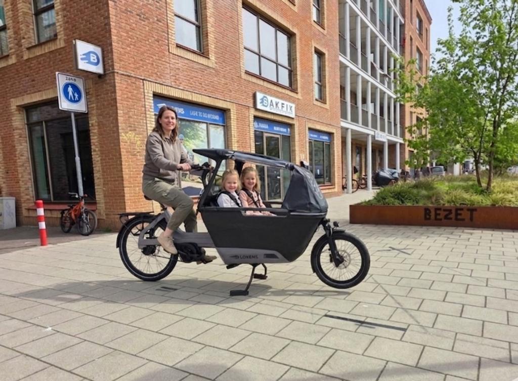 Lovens S65 Krachtige Bakfiets met Toebehoren, 4 kinderen of meer, Huif, Lovens bakfietsen, Zo goed als nieuw