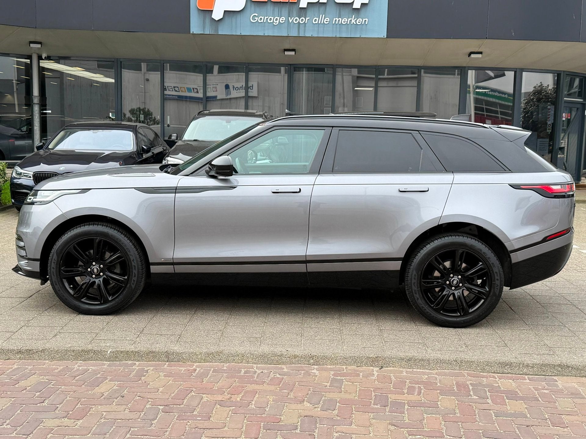 Land Rover Range Rover Velar 2.0 P250 Turbo AWD SE, Auto's, Gebruikt, Euro 6, 4 cilinders, Range Rover Velar