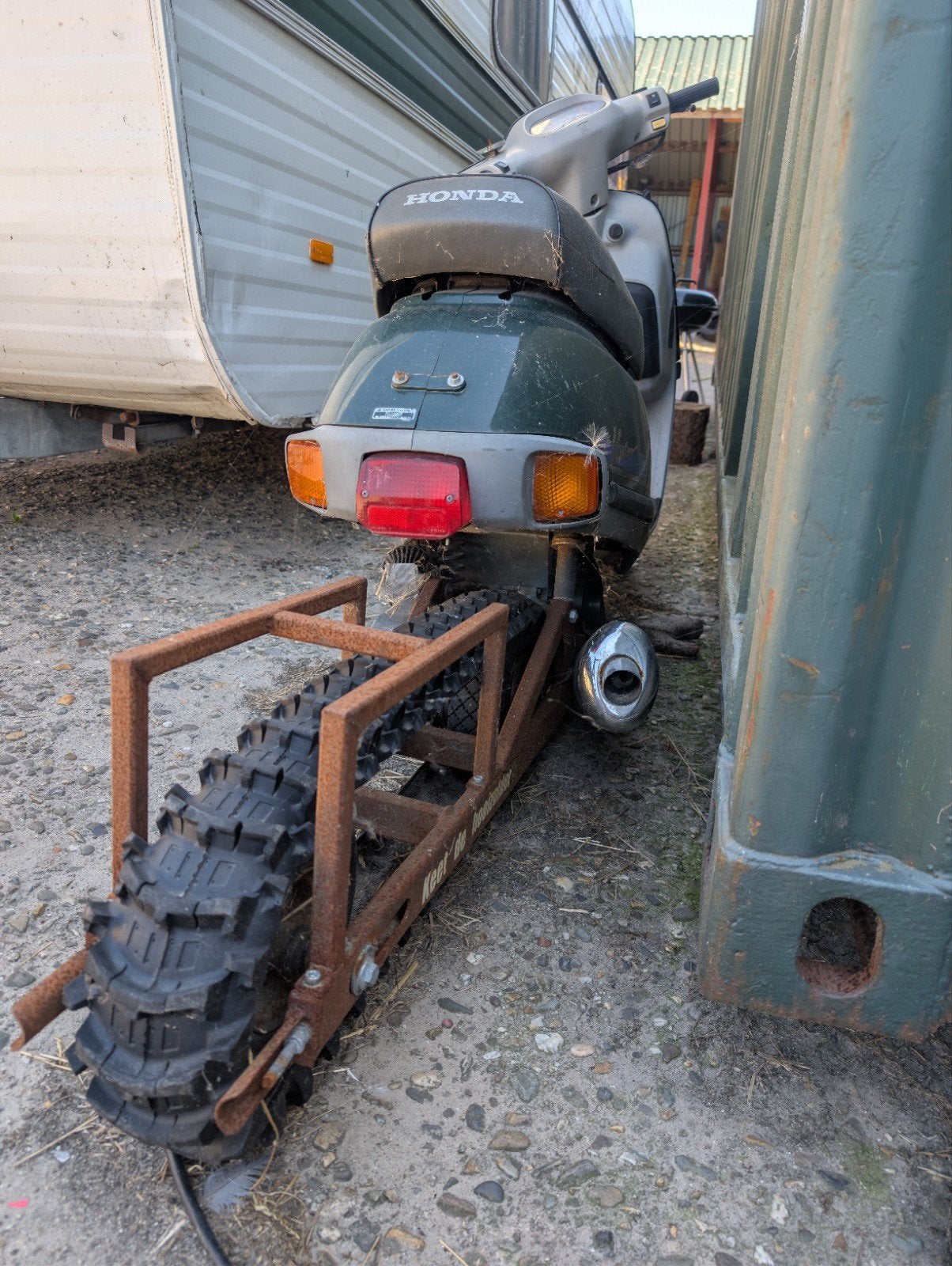HONDA VISION MET RUPSBAND SNEEUWSCOOTER, Ophalen, Nieuw