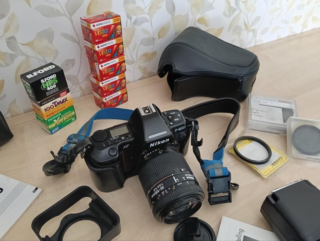 Nikon F-801s Spiegelreflexcamera met uitgebreide set, Audio, Tv en Foto, Fotocamera's Analoog, Ophalen of Verzenden, Gebruikt