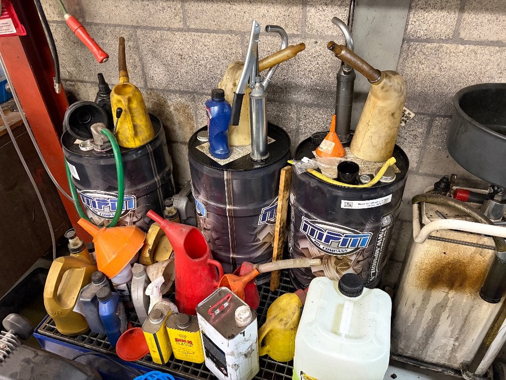 GARAGE INVENTARIS RESTPARTIJ, Auto diversen, Ophalen