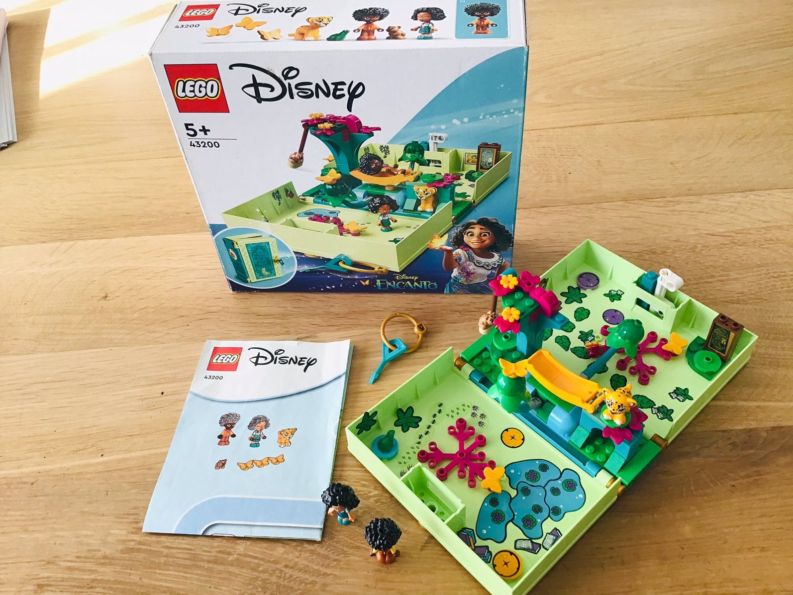 LEGO Disney 43200, Encanto, Madrigal, Antonio’s magical door, Lego, Inclusief accessoires, Ophalen of Verzenden, Zo goed als nieuw